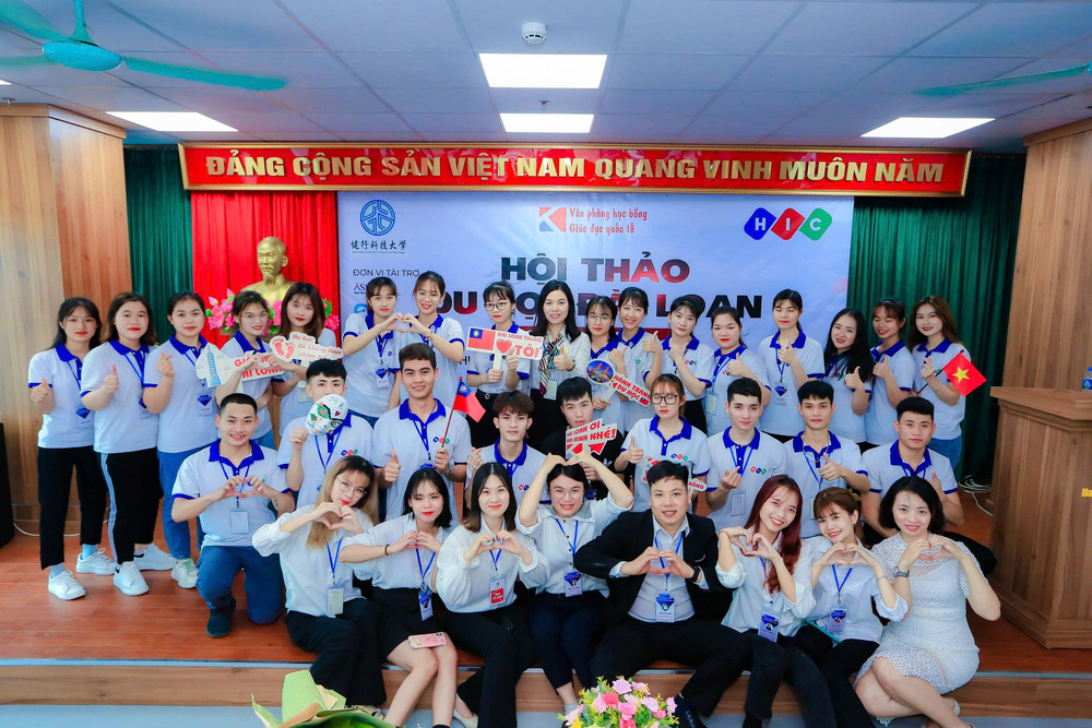 Học bổng toàn phần văn bằng 2