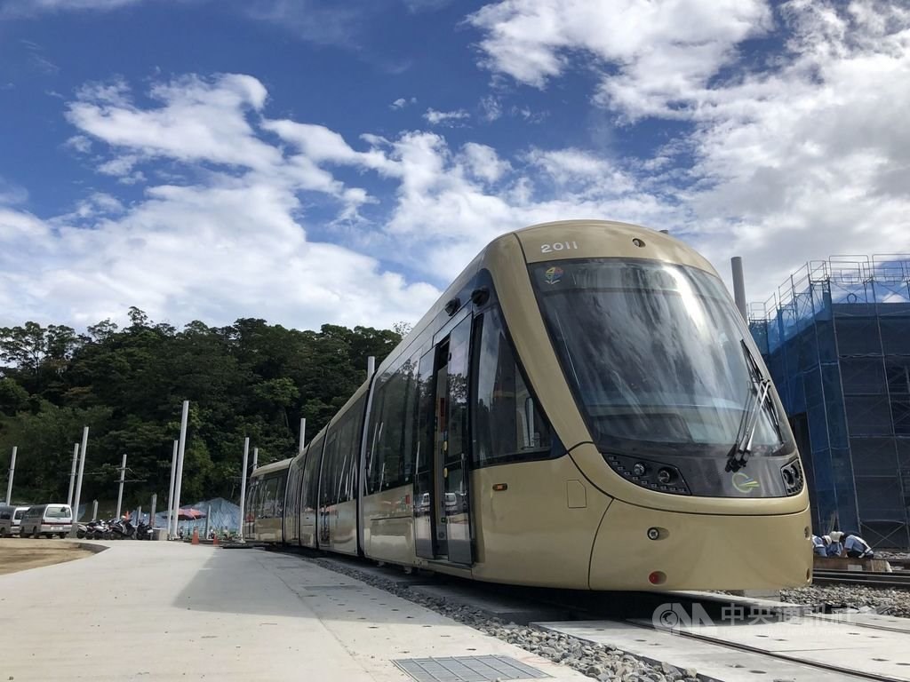 Hệ thống tàu nhẹ (LRT) của thành phố cho biết chuyến tàu Ankeng đầu tiên đang được thử nghiệm ở Tân Bắc, và dự kiến tuyến LRT sẽ ra mắt ​​vào cuối năm 2022.